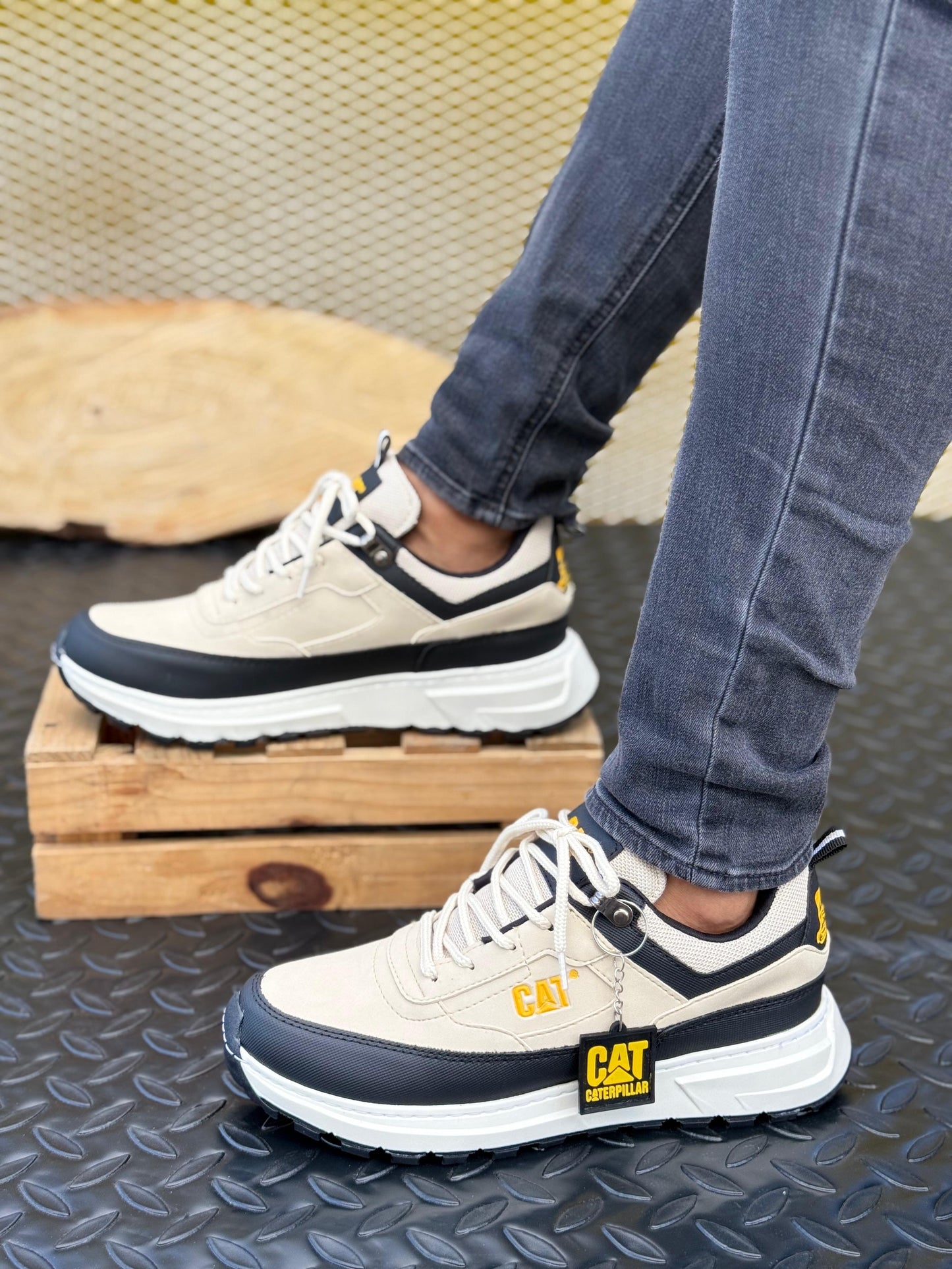 Tenis caballero C010 llavero modelo
